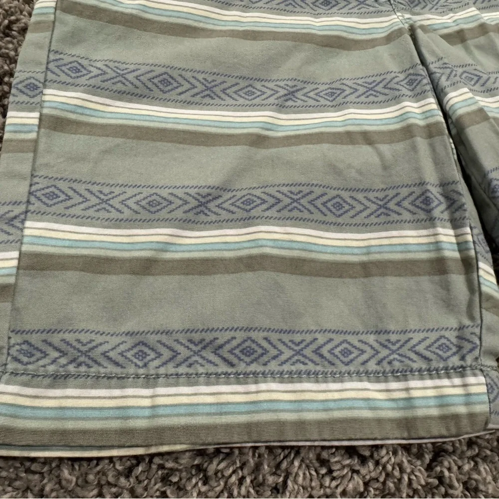 Boys OshKosh B'gosh Green and Blue Patterned Shorts, size 8